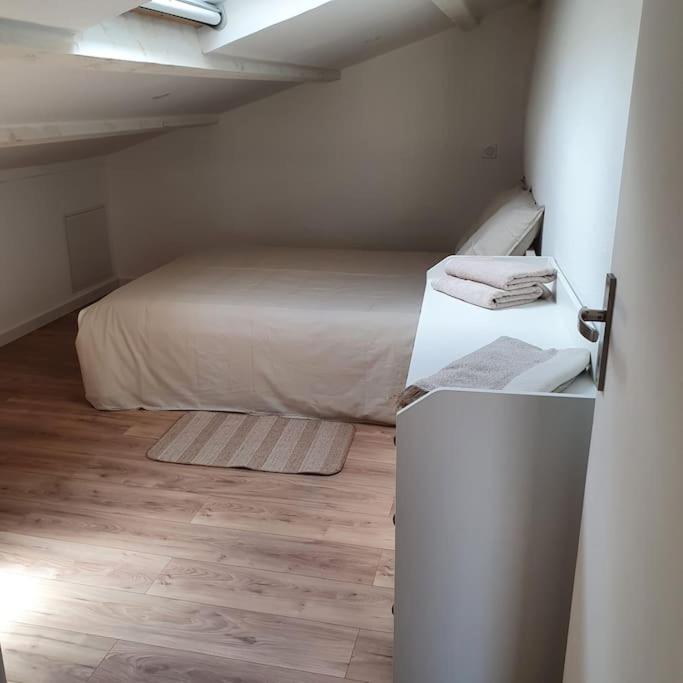 Duplex Sous Les Toits Apartman Riez Kültér fotó